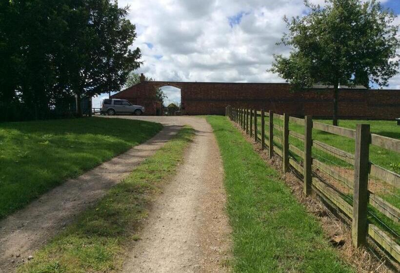 スタンダードルーム, The Gardens