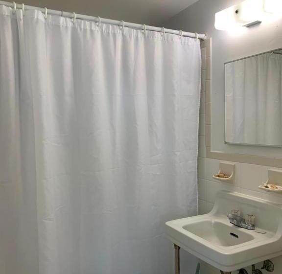 带大床的标准间, International Inn On The Bay