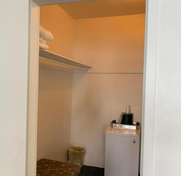 标准间带游泳池, International Inn On The Bay