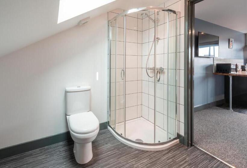 디럭스 룸, 144 Lower Cheltenham Place