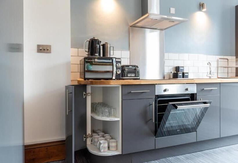 스탠다드 룸 공동 욕실, 144 Lower Cheltenham Place