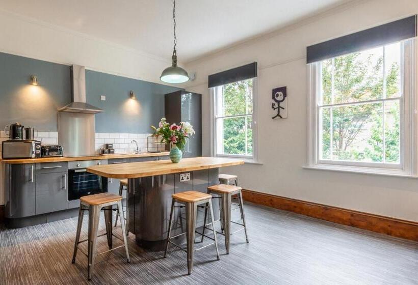 스탠다드 룸 공동 욕실, 144 Lower Cheltenham Place