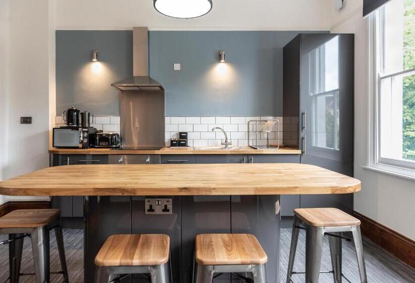 스탠다드 룸 공동 욕실, 144 Lower Cheltenham Place