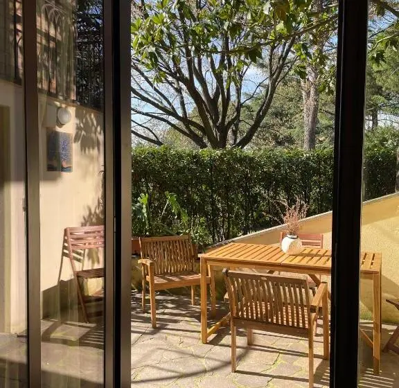 スイート, Botanea Guest House