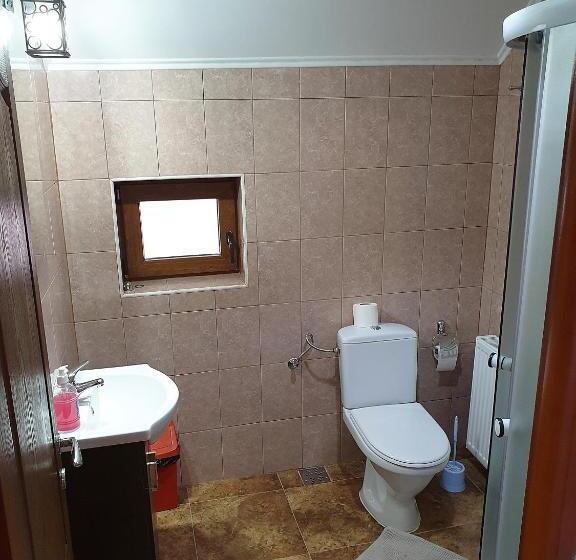 Трехместный Номер Стандарт с Балконом, Popas In Breb