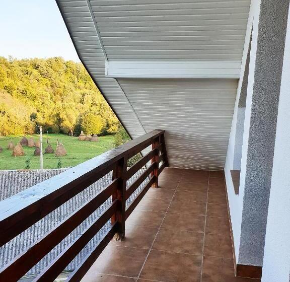 Трехместный Номер Superior, Popas In Breb