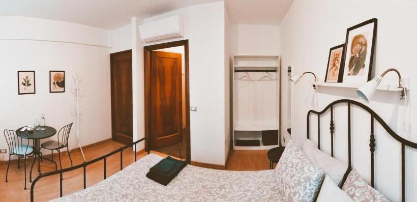 Chambre Standard, Riviera Garibaldi