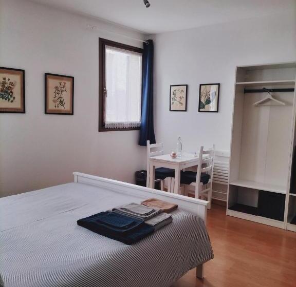 Chambre Familiale, Riviera Garibaldi