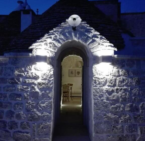 דירת חדר, Trulli Giaci&mauri