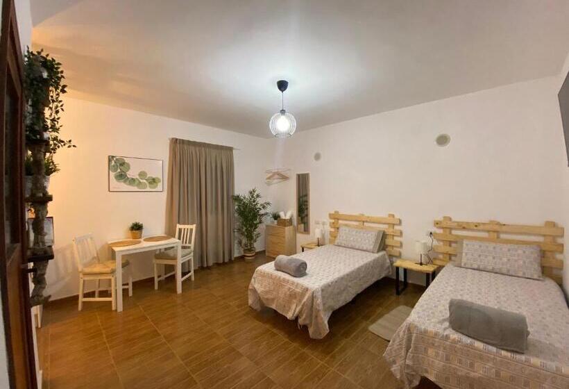 スタンダードスタジオ, B&b And Apartments El Charco Azul