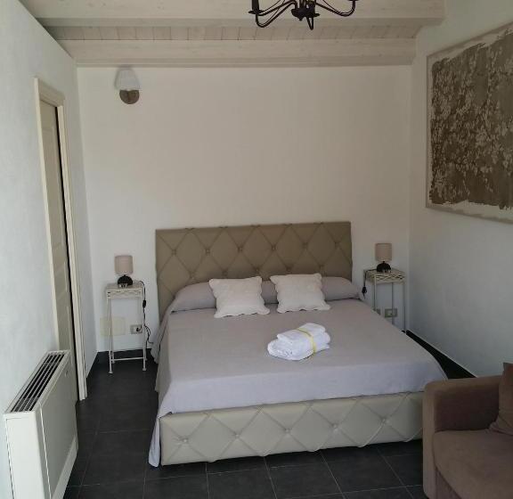 Camera Standard, Casa Mireio