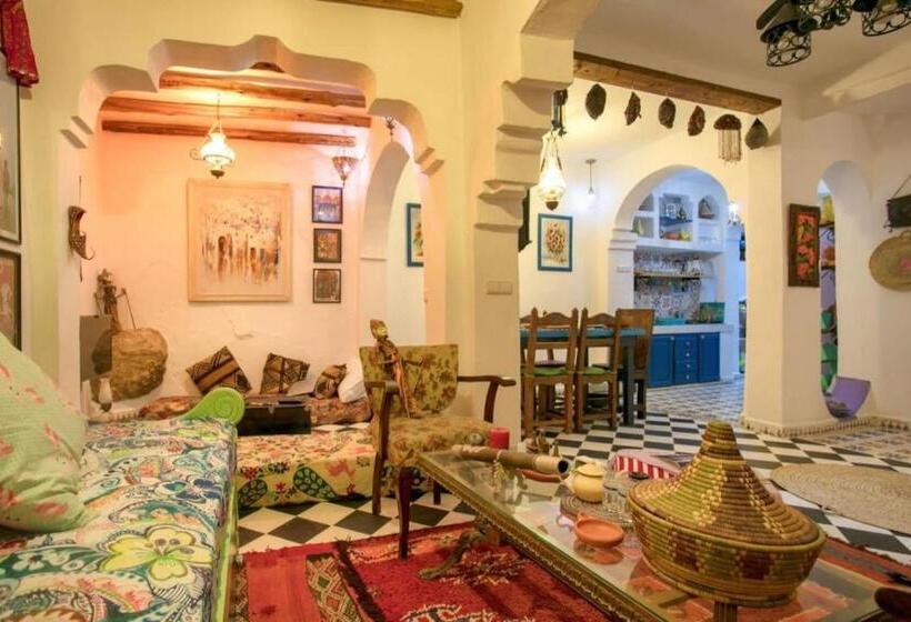 اتاق سوپریور با چشم‌انداز شهر, Afra House