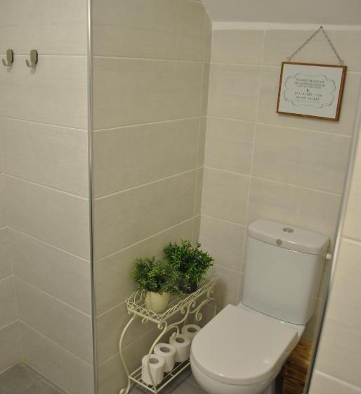 Quarto Deluxe, Marvin S Place