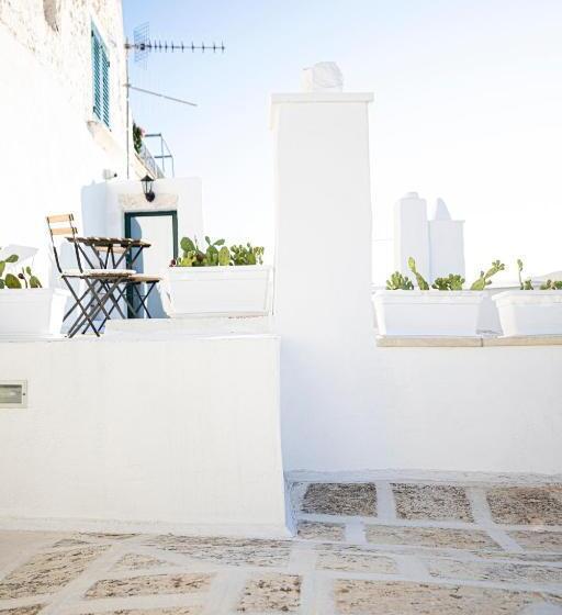 Deniz Manzaralı Teraslı Standart Oda, Radici Ostuni