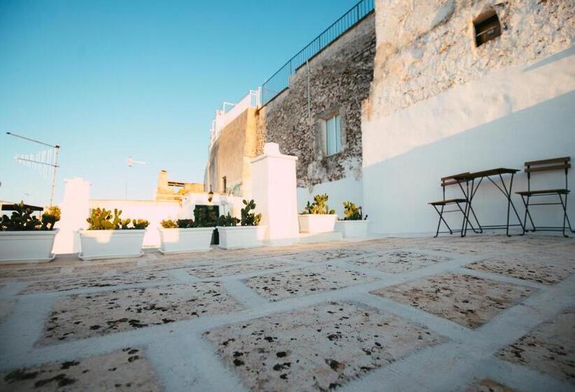 Deniz Manzaralı Teraslı Standart Oda, Radici Ostuni