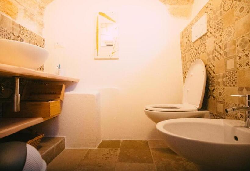 Deniz Manzaralı Teraslı Standart Oda, Radici Ostuni