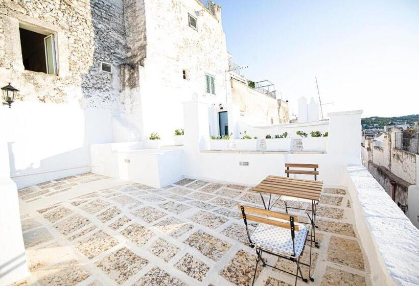 Deniz Manzaralı Delüks Oda, Radici Ostuni