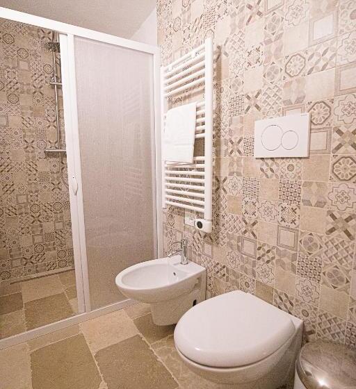 Delüks Oda, Radici Ostuni