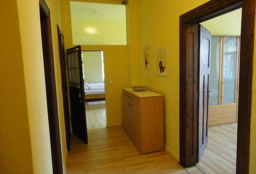 Номер Стандарт Вид на Сад, Zeilinger Villa