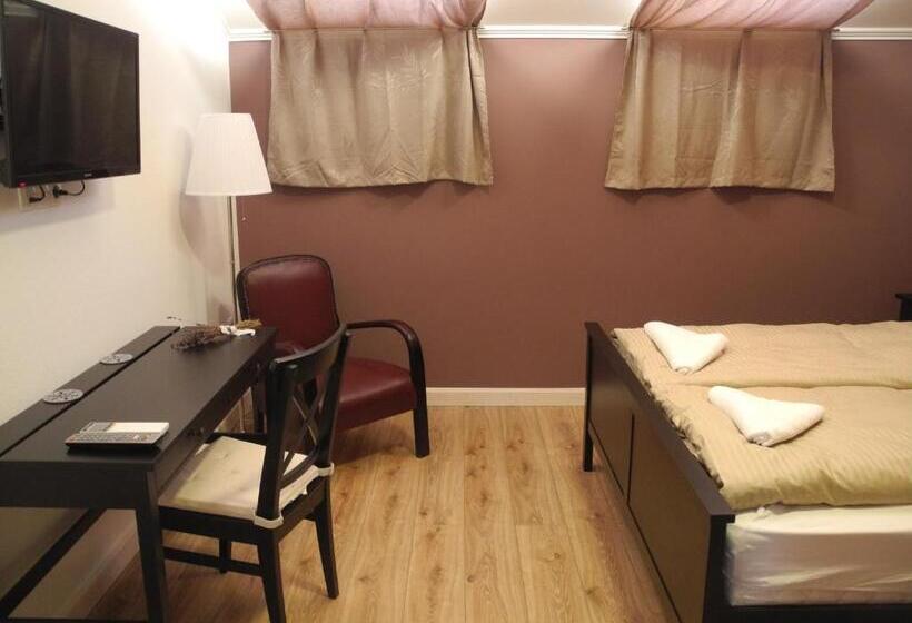 Standardrum, Kerámia Vendégszobák