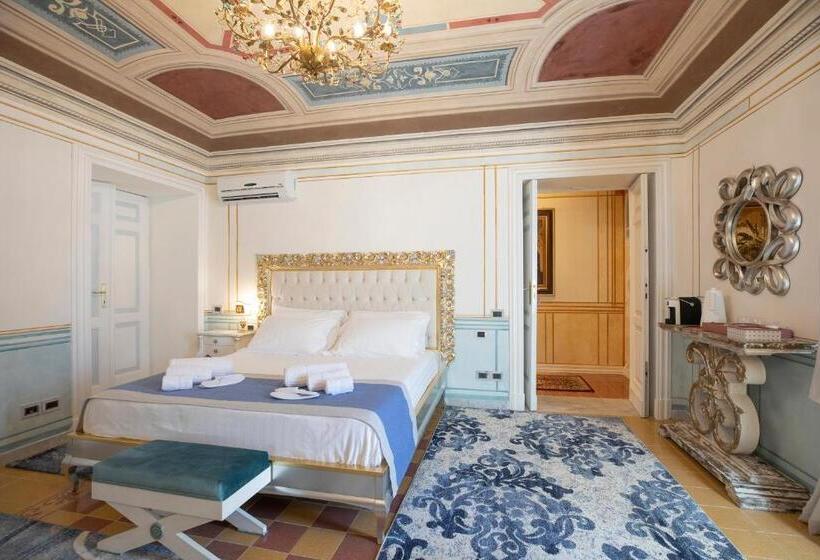 اتاق استاندارد با بالکن, Les Suite Royales