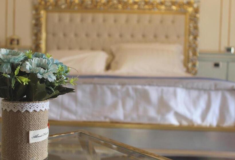 اتاق استاندارد با بالکن, Les Suite Royales