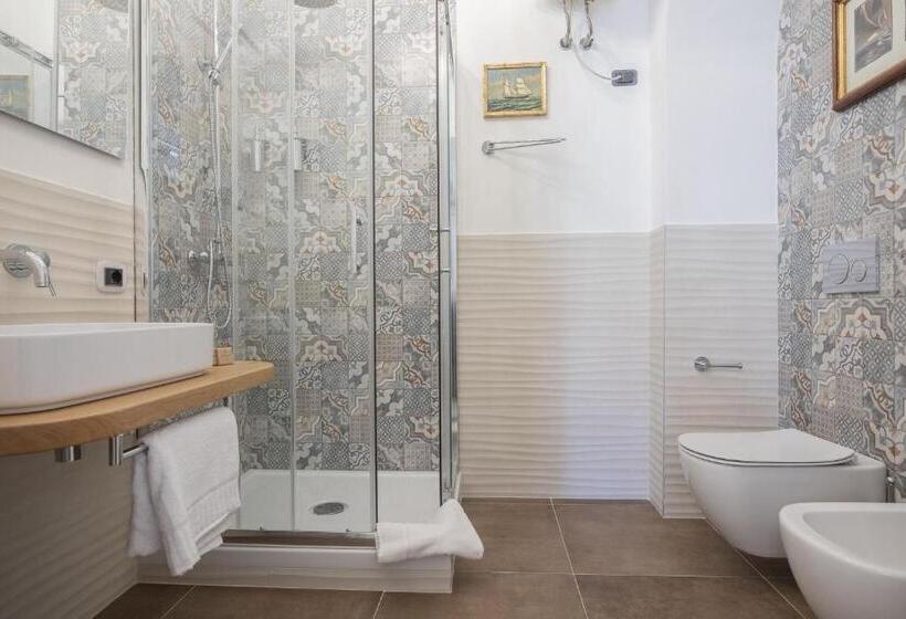 اتاق استاندارد با بالکن, Les Suite Royales