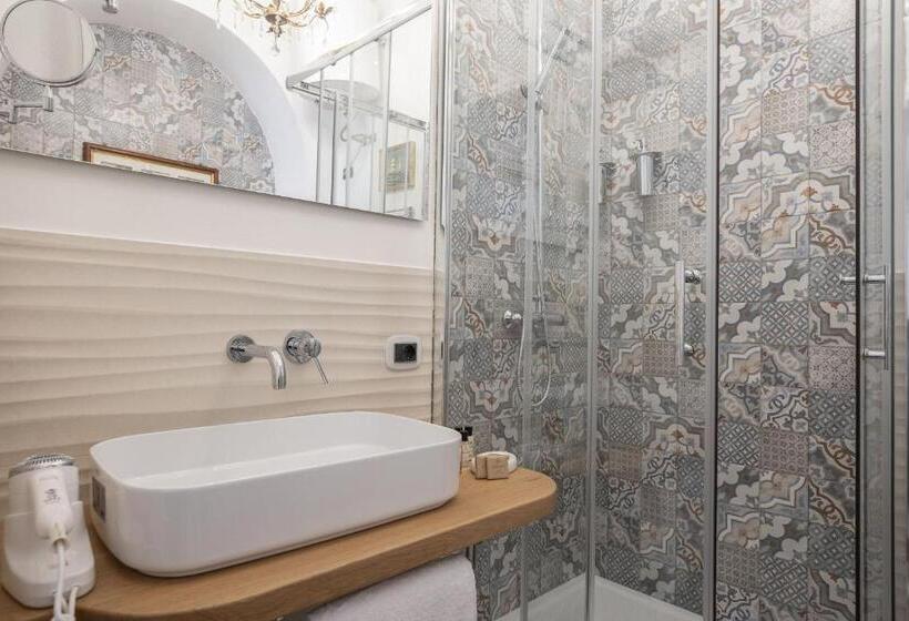 اتاق استاندارد با بالکن, Les Suite Royales