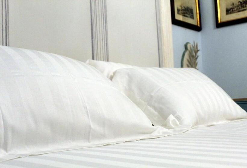 اتاق استاندارد, Les Suite Royales