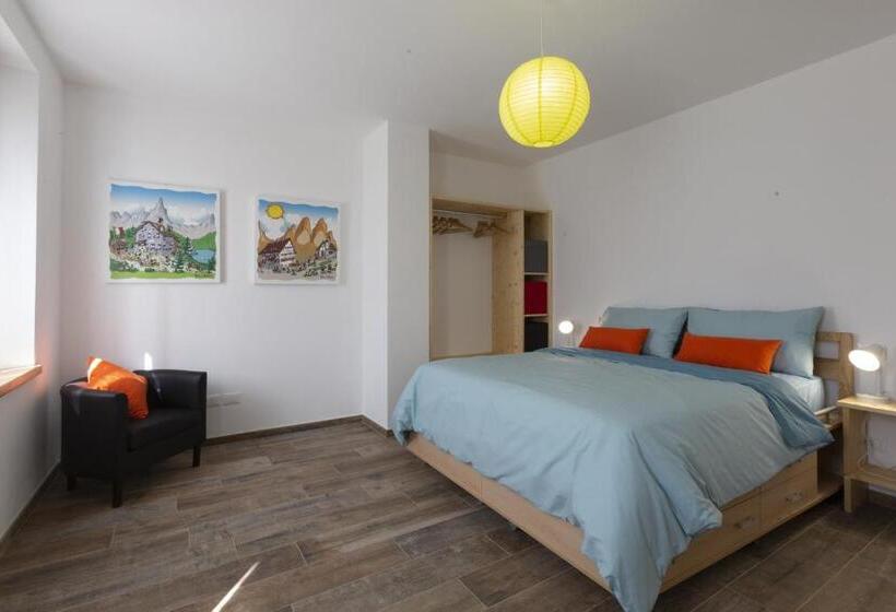 Familjerum, Lio E Lara