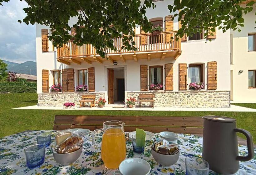 Familjerum, Lio E Lara