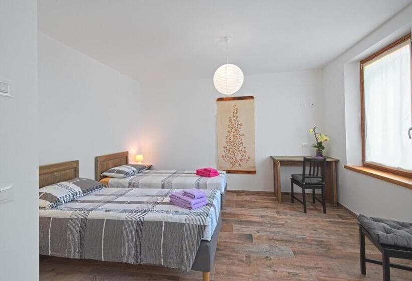 Familjerum, Lio E Lara