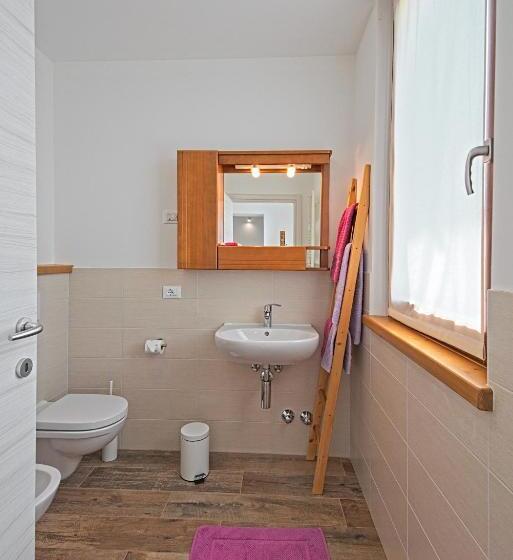 Familjerum, Lio E Lara