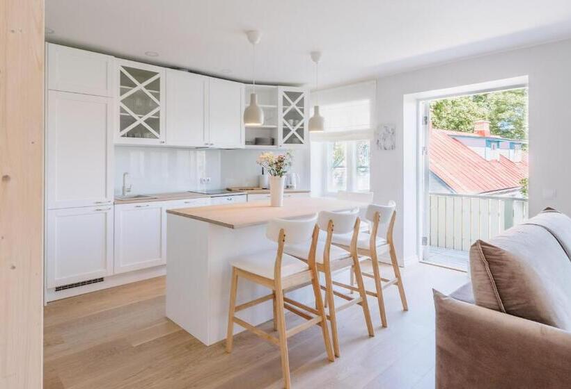 سوییت جونیور با بالکن, Wiigi Apartments