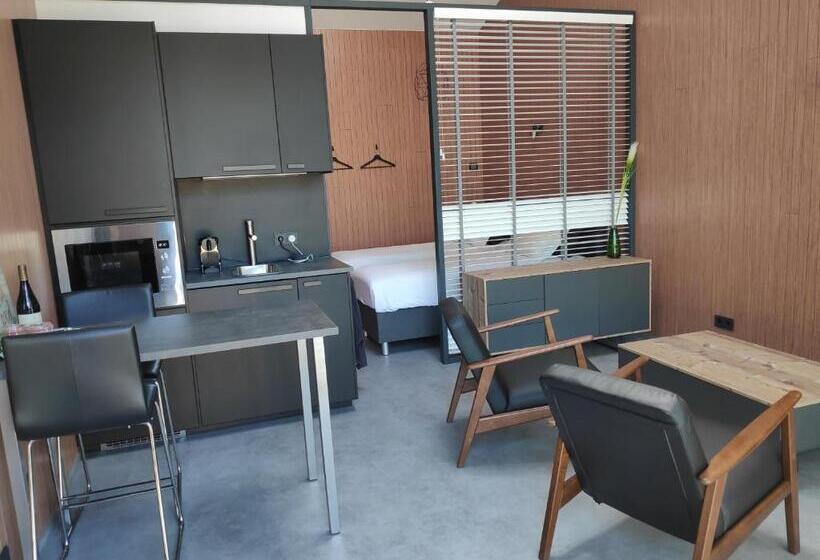 ファミリーステューディオ, Bij Ons  Niek