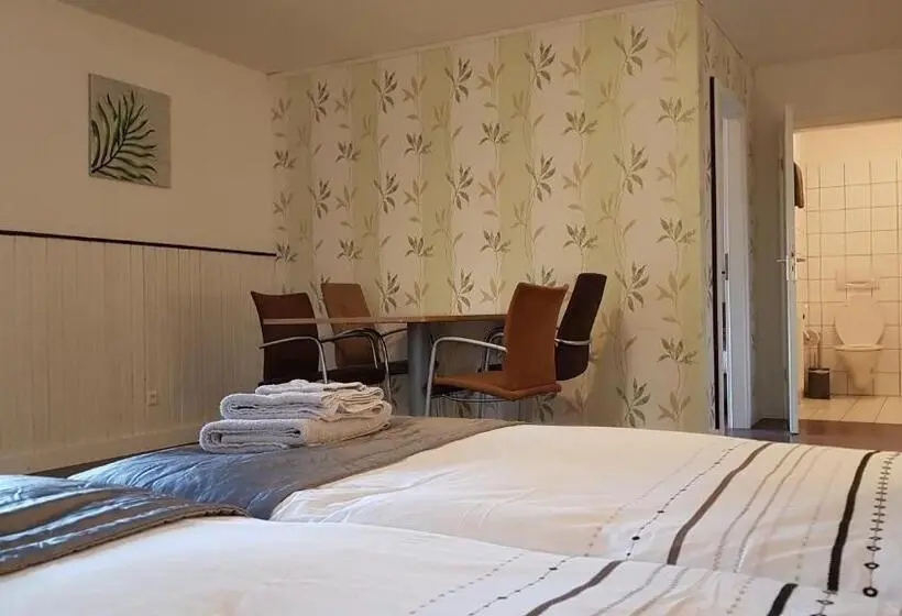 スタンダード４人部屋, Am Glenne