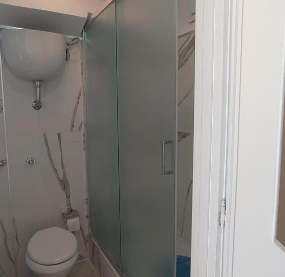 Standard room with outdoor bath, Casa Privata Relax Piazza Maria Anania Vico N4