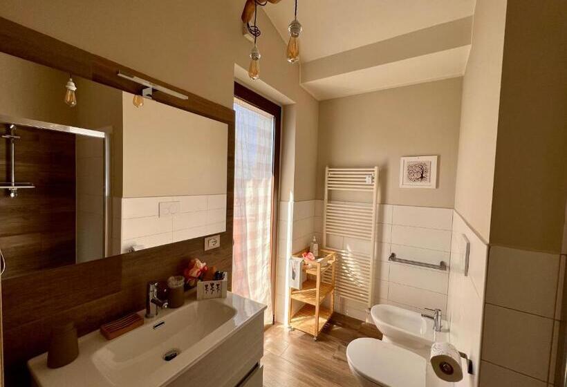 اتاق لوکس با بالکن, Peperosa In Collina B&b