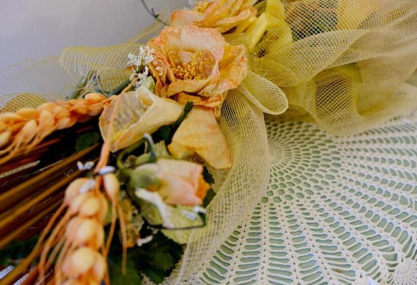 سوییت خانوادگی, Peperosa In Collina B&b