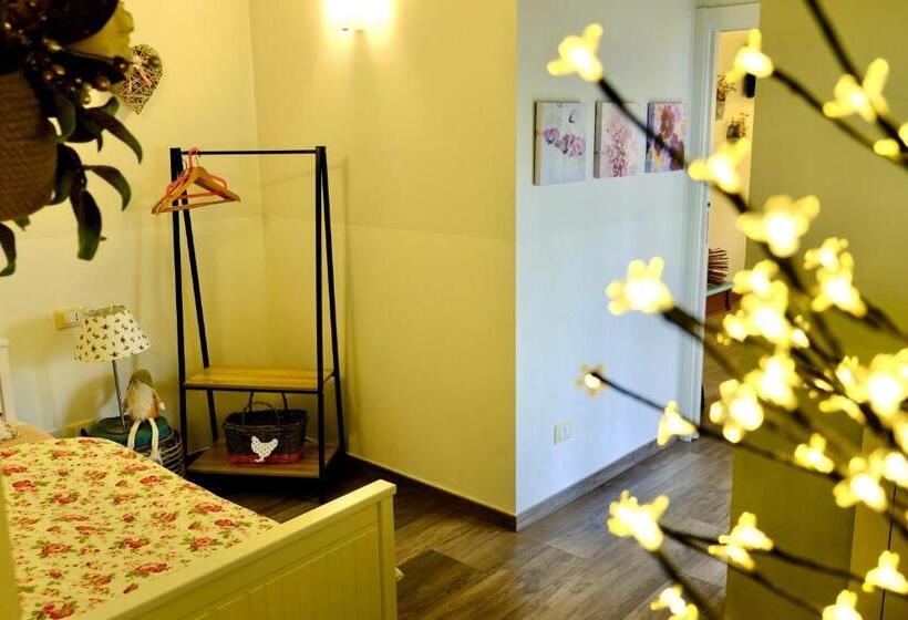 سوییت خانوادگی, Peperosa In Collina B&b