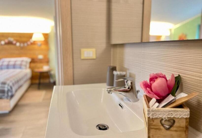 سوییت خانوادگی, Peperosa In Collina B&b