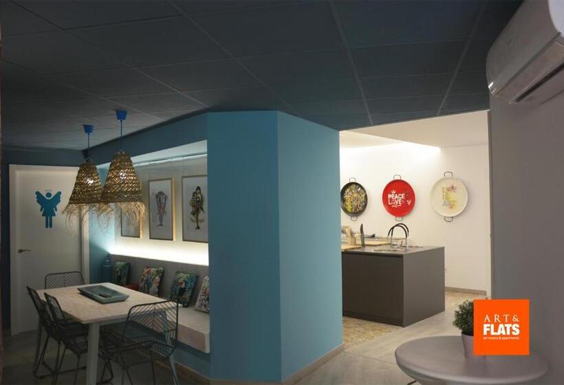 اتاق استاندارد سه تخته با سرویس بهداشتی مشترک, Art&flats Hostel