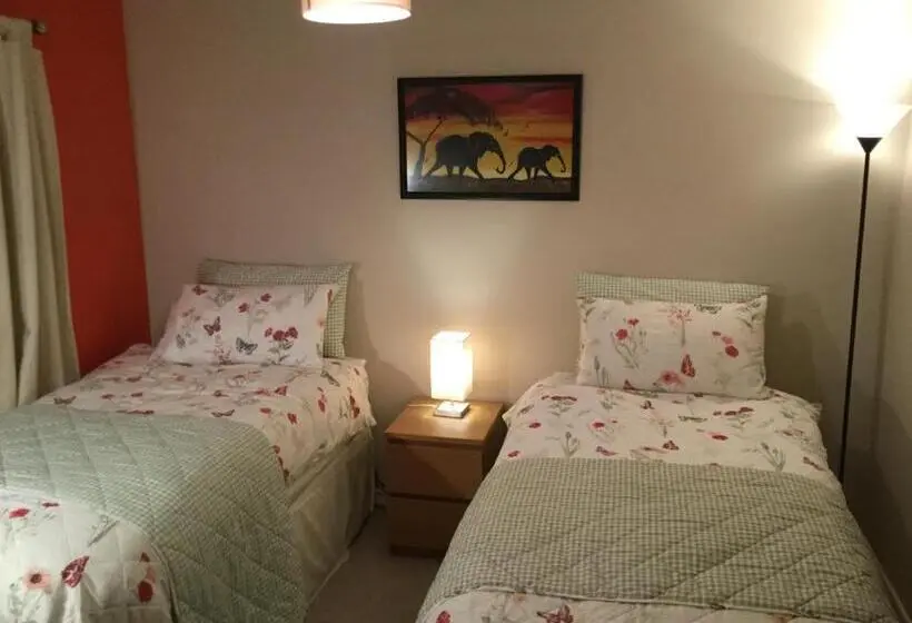 اتاق استاندارد, Rondo, Ballymena, Nr Ireland