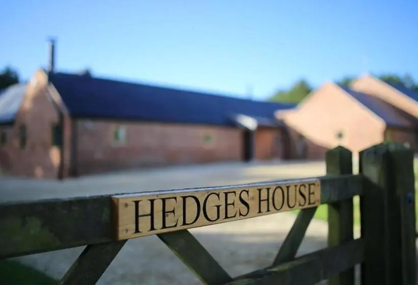 １階の１ベッドルームアパートメント, Hedges House