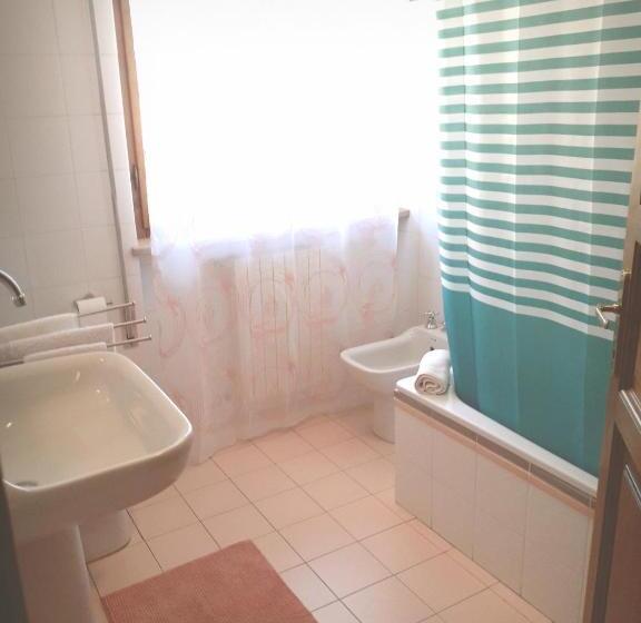 اتاق استاندارد با سرویس بهداشتی مشترک, Home Sweet Home Affittacamere   Lucca