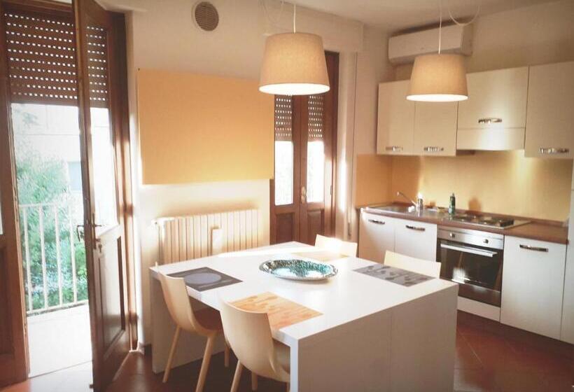 اتاق استاندارد با سرویس بهداشتی مشترک, Home Sweet Home Affittacamere   Lucca