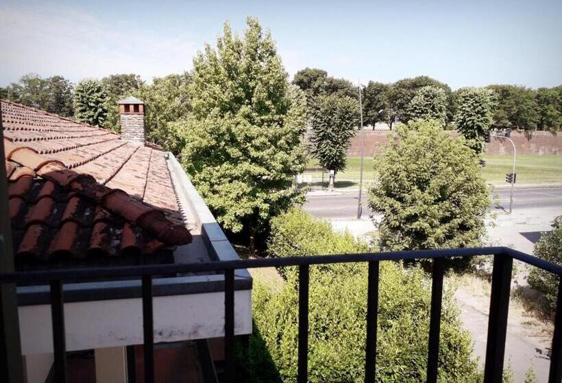 اتاق استاندارد با سرویس بهداشتی مشترک, Home Sweet Home Affittacamere   Lucca