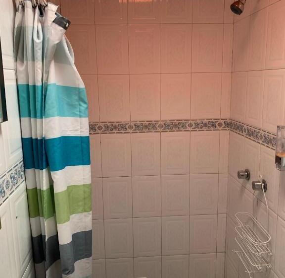 Studio Standard, Hostal Mago