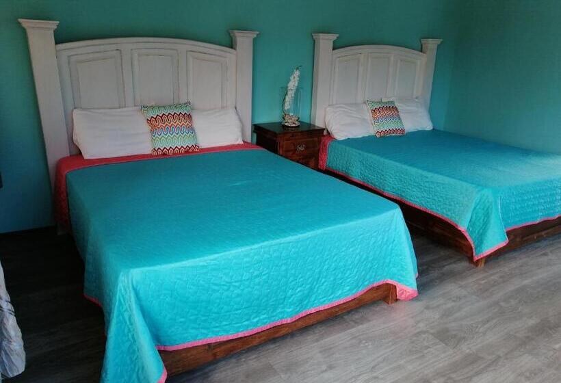 Pokój Czteroosobowy Standard, Hostal Mago