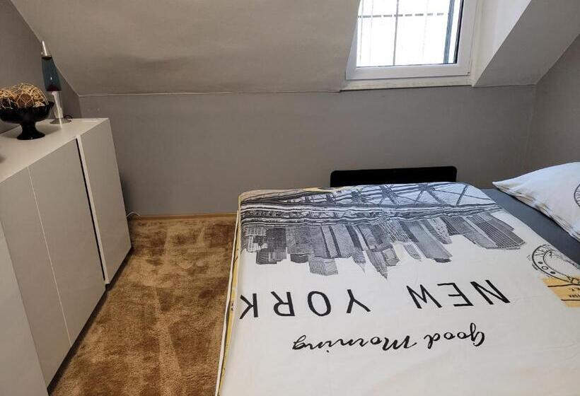 سوئیت با چشم‌انداز رودخانه, Penzion U Elišky